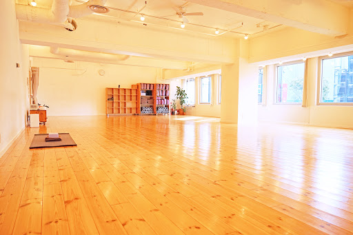 スタジオ・ヨギー 横浜